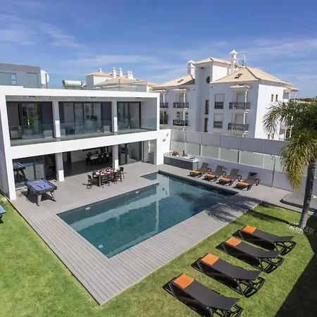 Luxury With Private Pool Pensionat